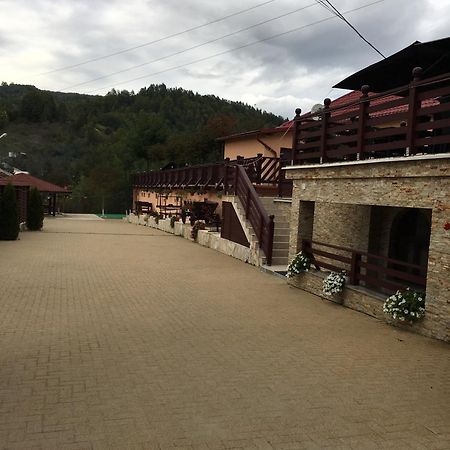 Pridvorul Haiducilor Slănic-Moldova Екстериор снимка