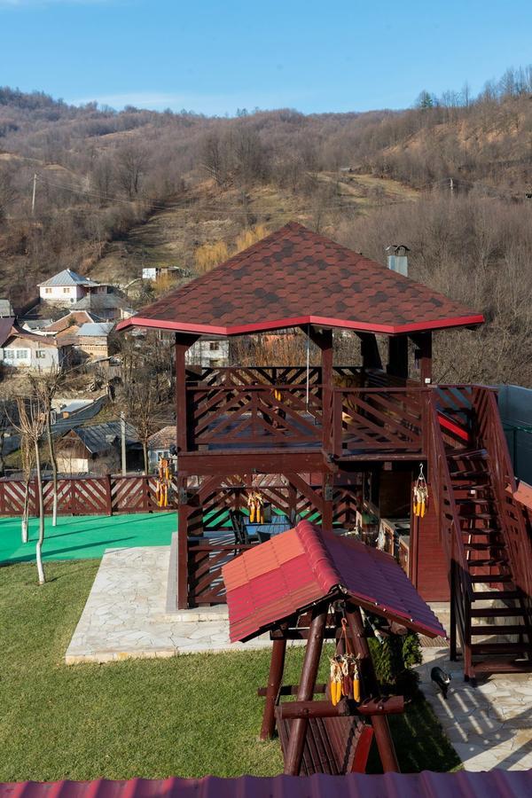 Pridvorul Haiducilor Slănic-Moldova Екстериор снимка
